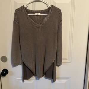 Tyler Boe, vintage hunter green sweater, SMALL